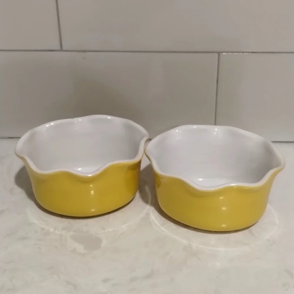 Crate & Barrel Sm.Souffle Ramekins set 2